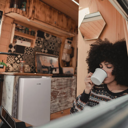 Universal Blue Zeya 6030W Frigorífico Mini 88L con Conexión 12V Blanco